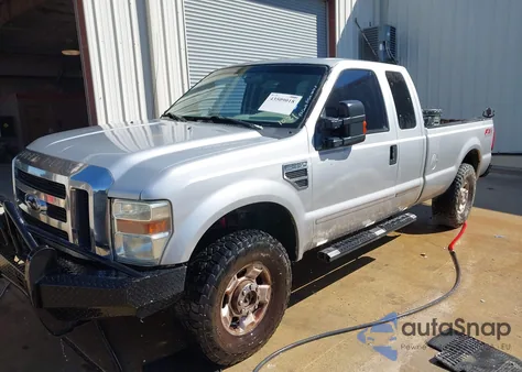 2010 Ford F-250 Xlt z USA, uszkodzony, nr VIN 1FTSX2B52AEB36028